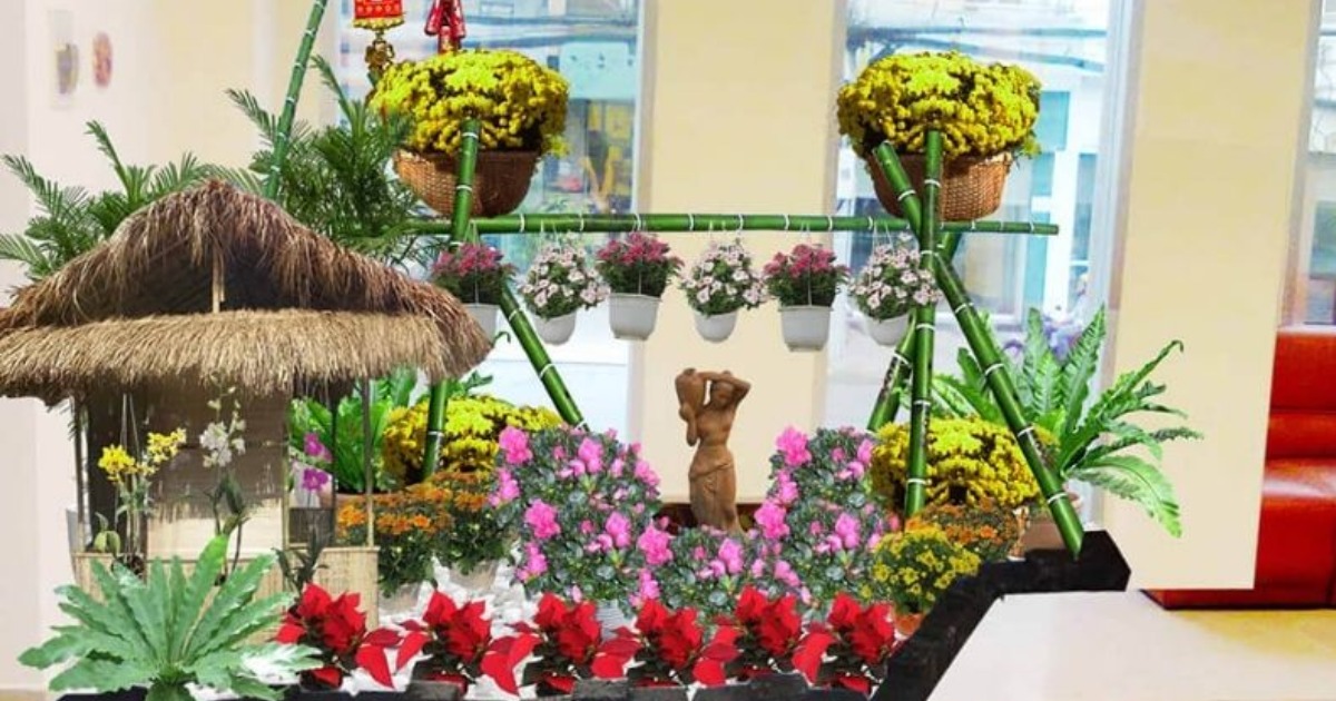 Trang trí Tết cho văn phòng bằng hoa tươi