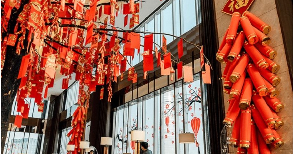 Trang trí văn phòng Tết bằng pháo giả