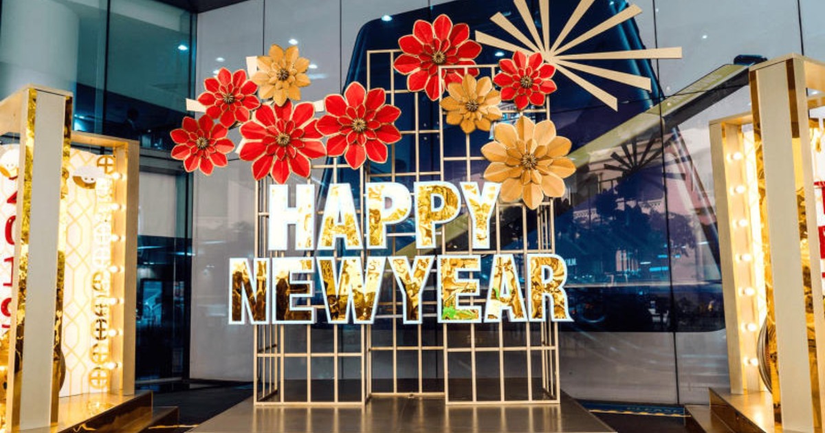 Sử dụng dây đèn LED trang trí văn phòng ngày Tết