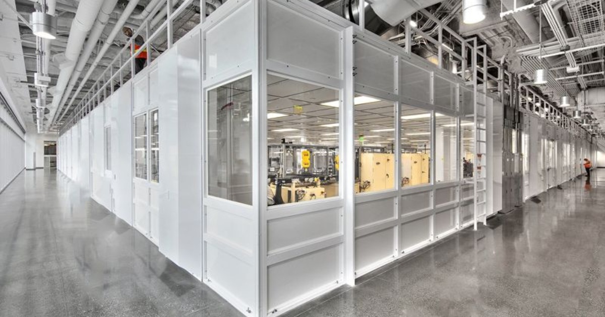 Sàn nâng và dây ẩn, dễ bảo trì nâng cấp công nghệ