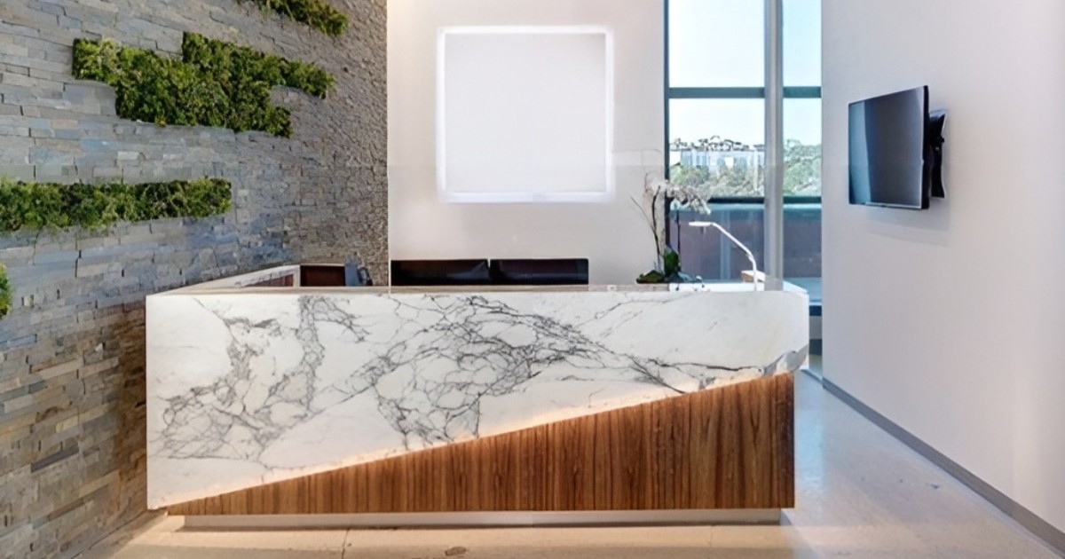 Vai trò của quầy lễ tân trong văn phòng