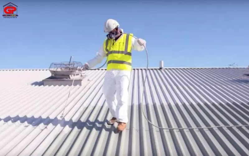 Thi công chống nóng giúp doanh nghiệp cải thiện môi trường làm việc và tiết kiệm chi phí vận hành lâu dài.