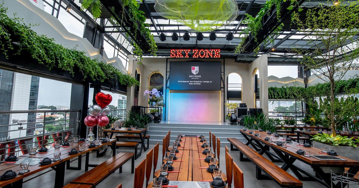 Rooftop garden + sky bar cho nhân viên