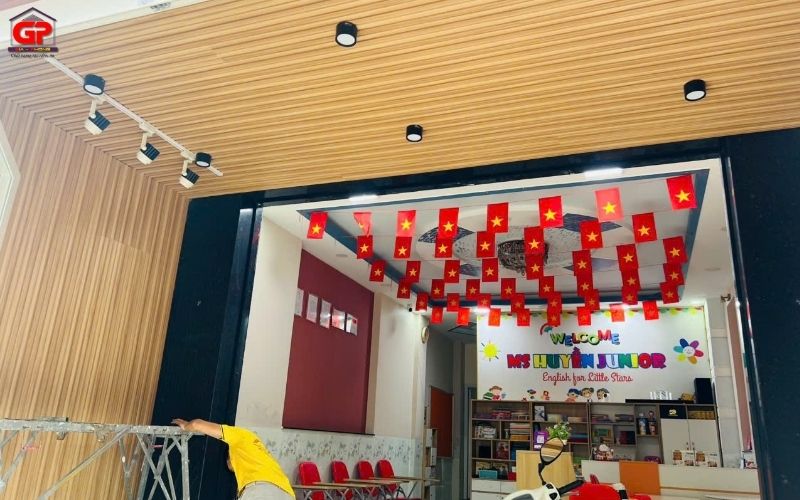 Đơn vị thi công vách lam sóng uy tín nhận làm vách lam sóng theo yêu cầu