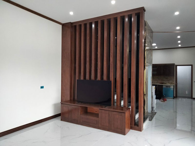 Mẫu vách ngăn gỗ phòng khách sang trọng