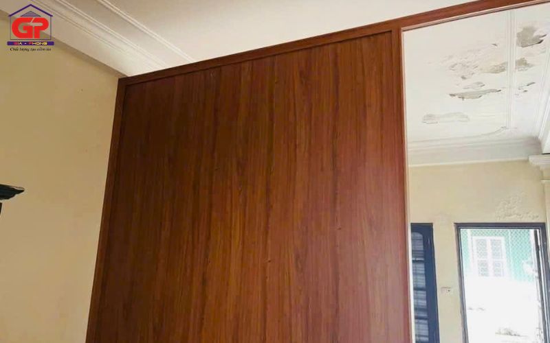 Tại sao nhiều gia đình chuyển từ vách gỗ sang vách nano phòng khách