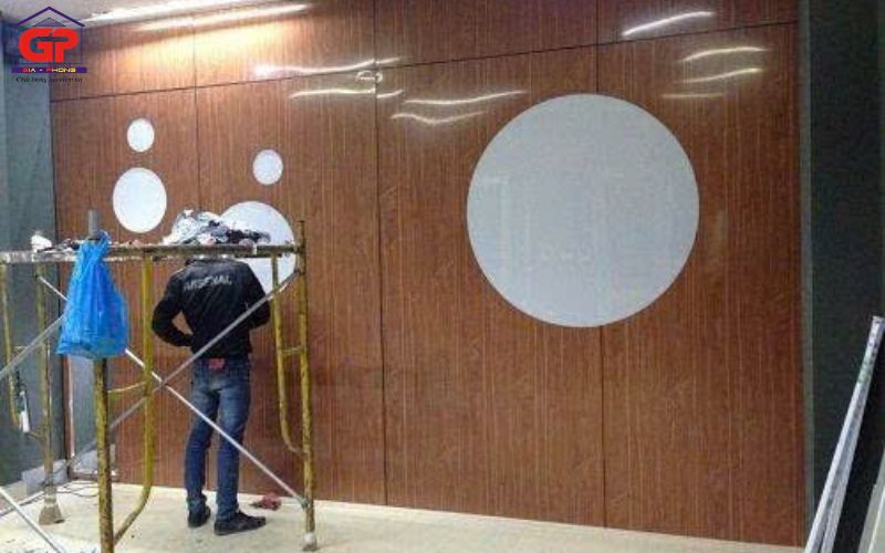 Có nên làm vách nano cho phòng khách? Phân tích 6 tiêu chí quan trọng