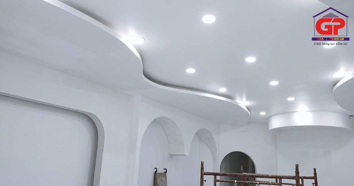 Không gian Spa nữ tính với mẫu trần thạch cao hình vòm