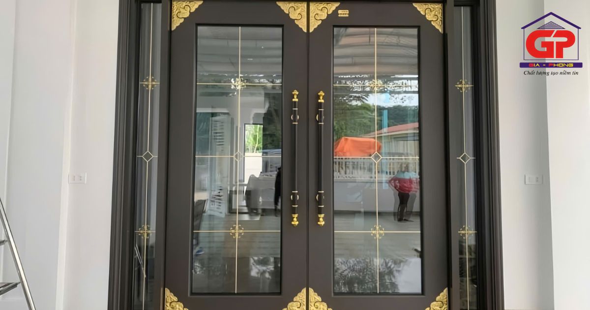 Mẫu cửa chính nhôm kính Xingfa khung đen sang trọng